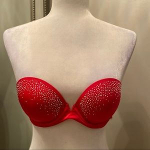 Victoria’s Secret strapless bra